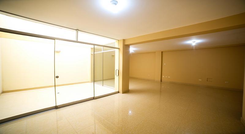 VENTA DE CASA DE 3 PISOS EN URB. LOS FICUS - PIMENTEL